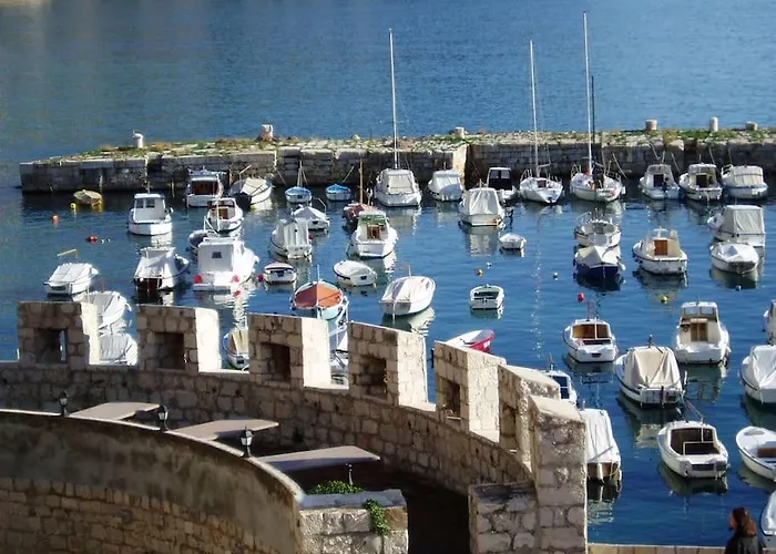 アパート Dubrovnik Home Apartment ドゥブロブニク